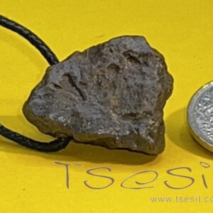 Tsesit - Anhänger mit Baumwollband